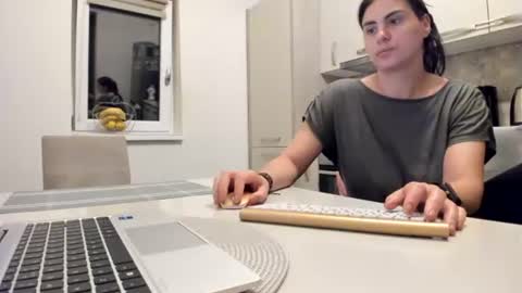 maria  alex online show from July 15, 9:05 pm
