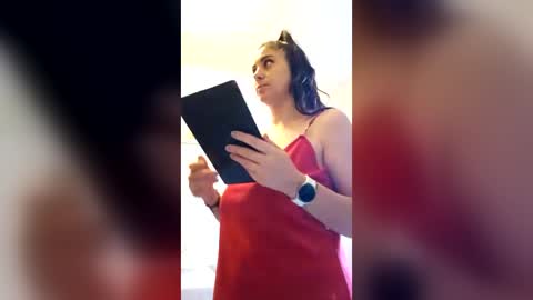 maria  alex online show from August 8, 4:45 am