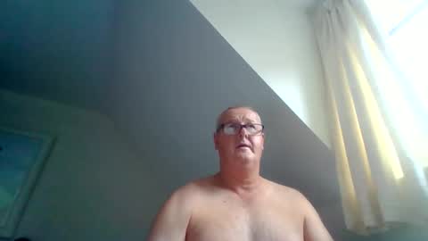 curiousax77 online show from June 10, 12:45 pm