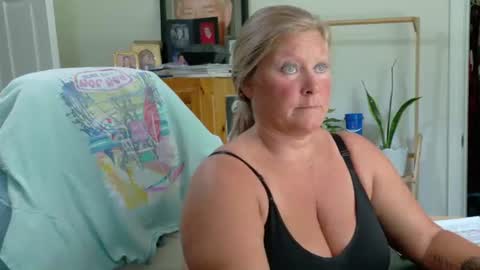 curious couple online show from July 7, 5:17 pm