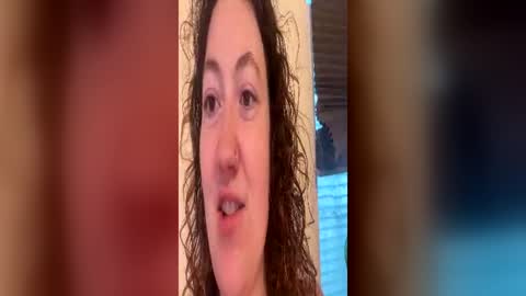 curliegirlee online show from July 4, 1:19 am