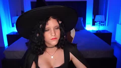 curly_cleo online show from August 10, 5:25 pm