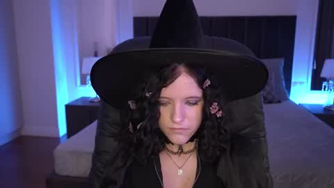 curly_cleo online show from August 12, 12:40 pm