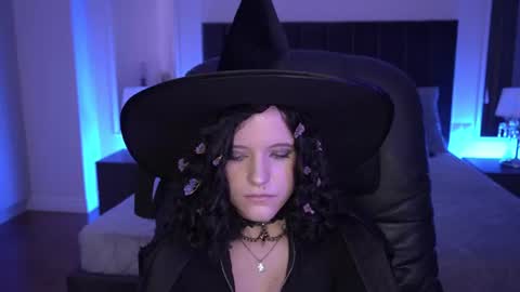 curly_cleo online show from August 12, 4:20 pm