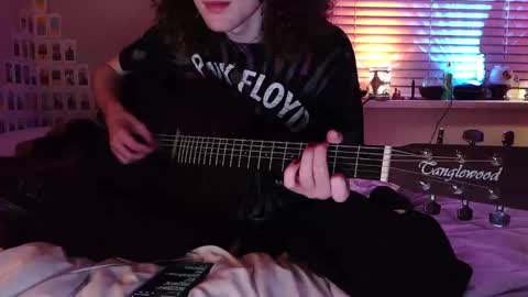 curly fries online show from March 25, 7:25 am