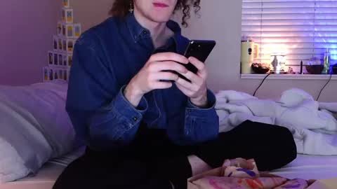 curly fries online show from April 2, 4:09 am
