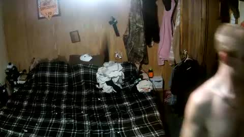 curtisrobert171 online show from June 13, 3:03 am