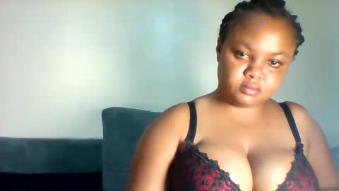 curvy_babe1 online show from April 25, 7:47 am