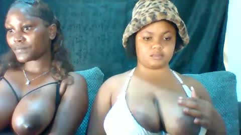 curvy_babe1 online show from May 3, 5:23 am