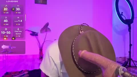 curvy_hot_luna online show from August 10, 11:50 pm
