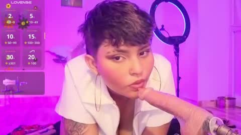 curvy_hot_luna online show from August 11, 2:13 am