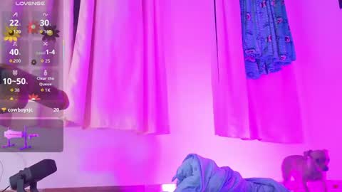 curvy_hot_luna online show from August 13, 12:02 am