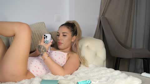 Kiki online show from August 12, 11:51 pm