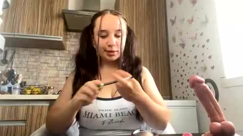 curvybombb online show from July 13, 9:16 am