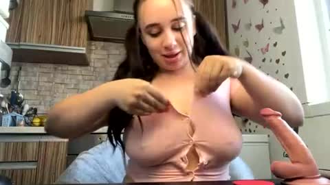 curvybombb online show from July 13, 4:46 pm