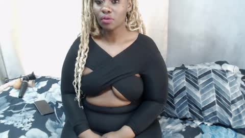 curvydarkfatass online show from August 12, 9:33 am
