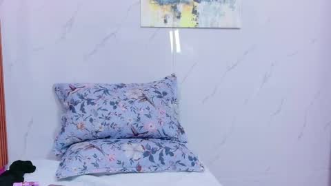 curvyhomebebe online show from August 6, 4:00 am