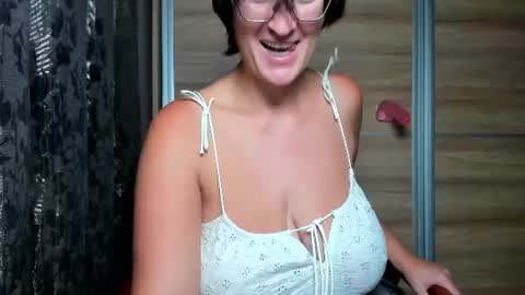 CurvyJules online show from August 5, 3:54 pm