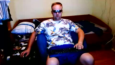 cute69696969 online show from July 5, 12:02 am