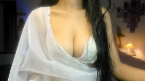 Alisha online show from August 7, 6:52 pm