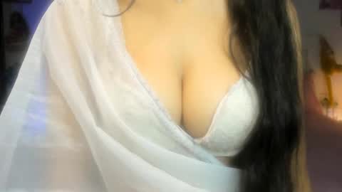 Alisha online show from August 7, 9:48 pm