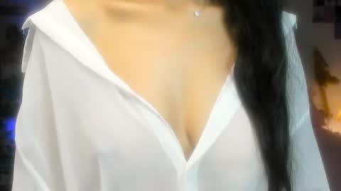 Alisha online show from August 9, 2:51 pm