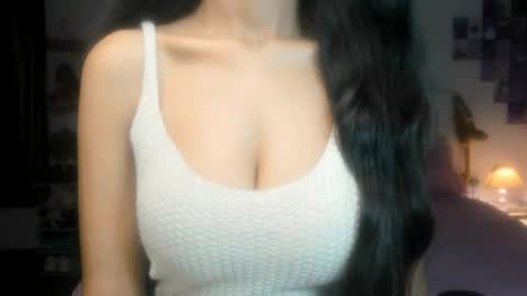Alisha online show from August 9, 10:55 pm