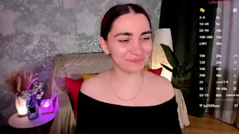 Caroline online show from August 12, 7:33 am