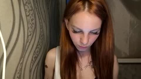 cute_foxis online show from June 19, 10:32 pm