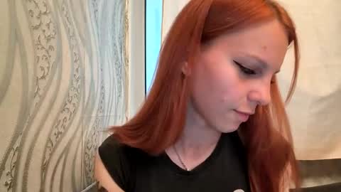 cute_foxis online show from July 17, 7:36 pm