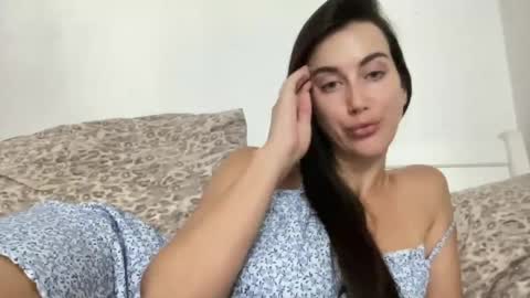 cute_kriss94 online show from August 6, 6:29 pm