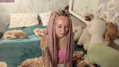 Luucy online show from August 7, 9:53 am