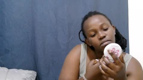 cute_lyn6 online show from August 11, 5:20 am