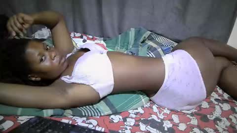cute_melaninn online show from May 1, 11:58 am