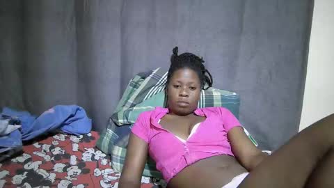 cute_melaninn online show from May 8, 7:10 am