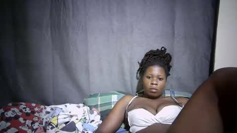 cute_melaninn online show from May 9, 6:43 pm