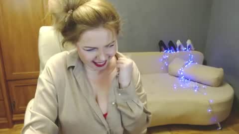 cute_phoenix online show from August 2, 9:22 pm