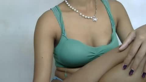 ruhi online show from August 14, 8:29 am