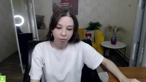 cute_shyg online show from August 7, 10:59 am