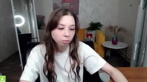 cute_shyg online show from August 7, 2:39 pm