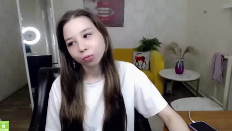 cute_shyg online show from August 8, 9:20 am