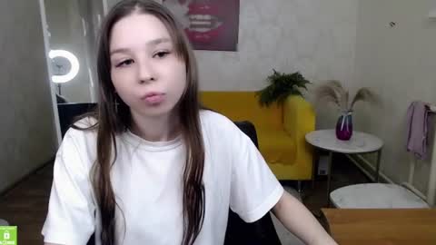 cute_shyg online show from August 8, 5:02 pm