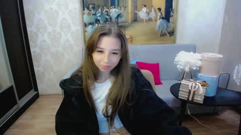 cute_shyg online show from August 12, 11:56 am