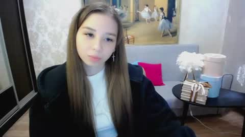 cute_shyg online show from August 12, 2:41 pm