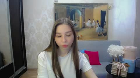 cute_shyg online show from August 14, 11:03 am