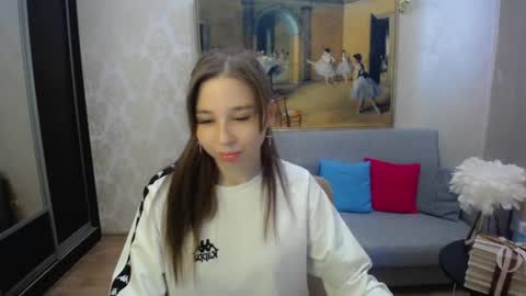 cute_shyg online show from August 17, 11:15 am