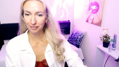 cute_smile_shy online show from July 26, 9:14 am