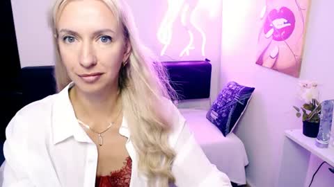 cute_smile_shy online show from August 3, 3:24 am
