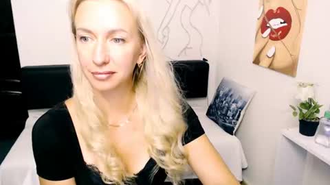 cute_smile_shy online show from August 5, 2:53 am