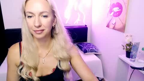 cute_smile_shy online show from August 7, 3:50 am